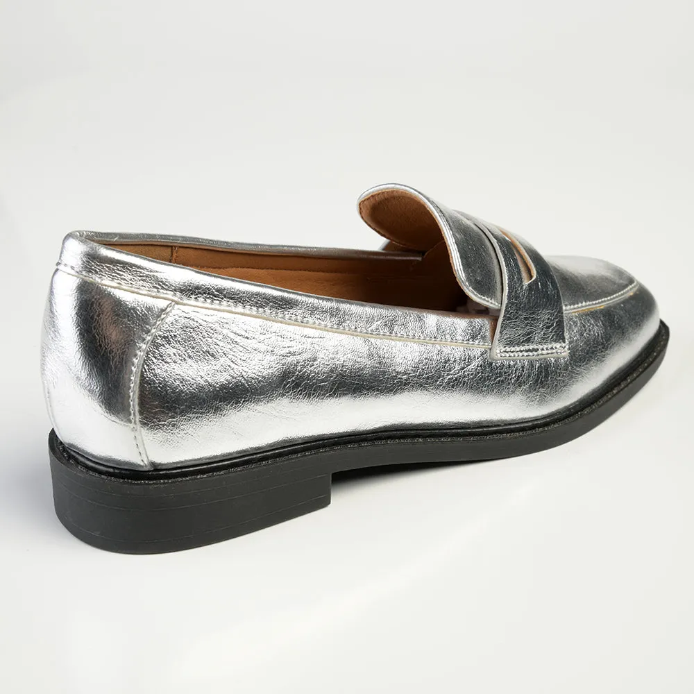 Madison Bliss 3 Loafer With Saddle - Silver