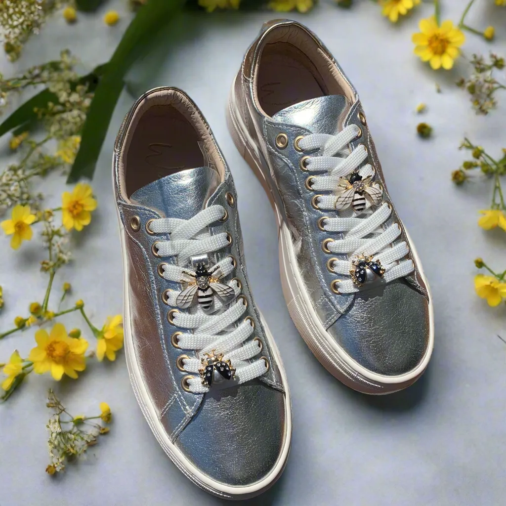 Wave Silver Sneakers with Bee 28098