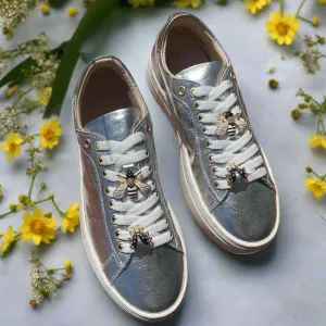 Wave Silver Sneakers with Bee 28098